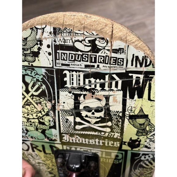 Vintage World Industries Complete Skateboard Flame Boy‎ Trucks Wheels - Picture 11 of 12